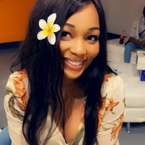 Meet your Posher, Dialla
